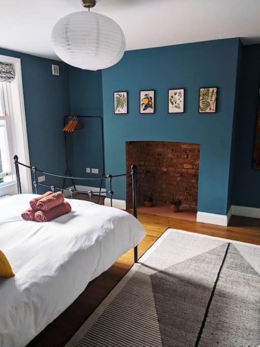 מארגייט Stylish And Colourful Flat Minutes From The Beach מראה חיצוני תמונה