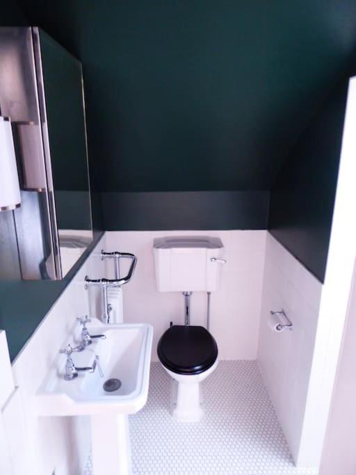 מארגייט Stylish And Colourful Flat Minutes From The Beach מראה חיצוני תמונה